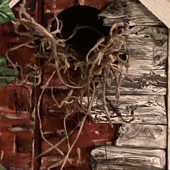 Birdhouse - handpainted ⭐️. Zoom in for details! - Picture 7 of 11